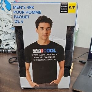 32 Degreed Cool Size S Black 4 Pack of Crew Neck T-Shirts